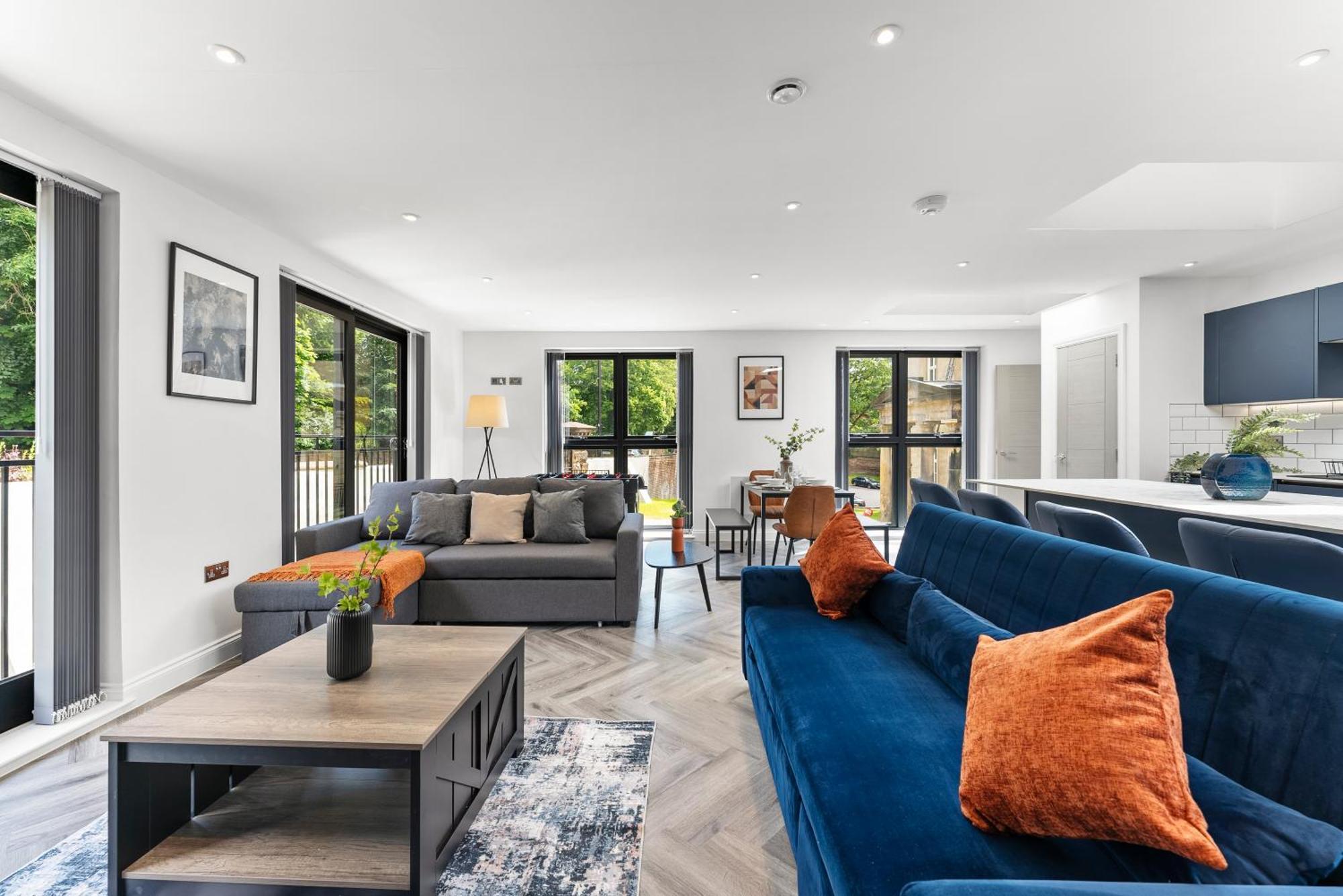 Stylish Large Leeds Apartment - Parking ภายนอก รูปภาพ
